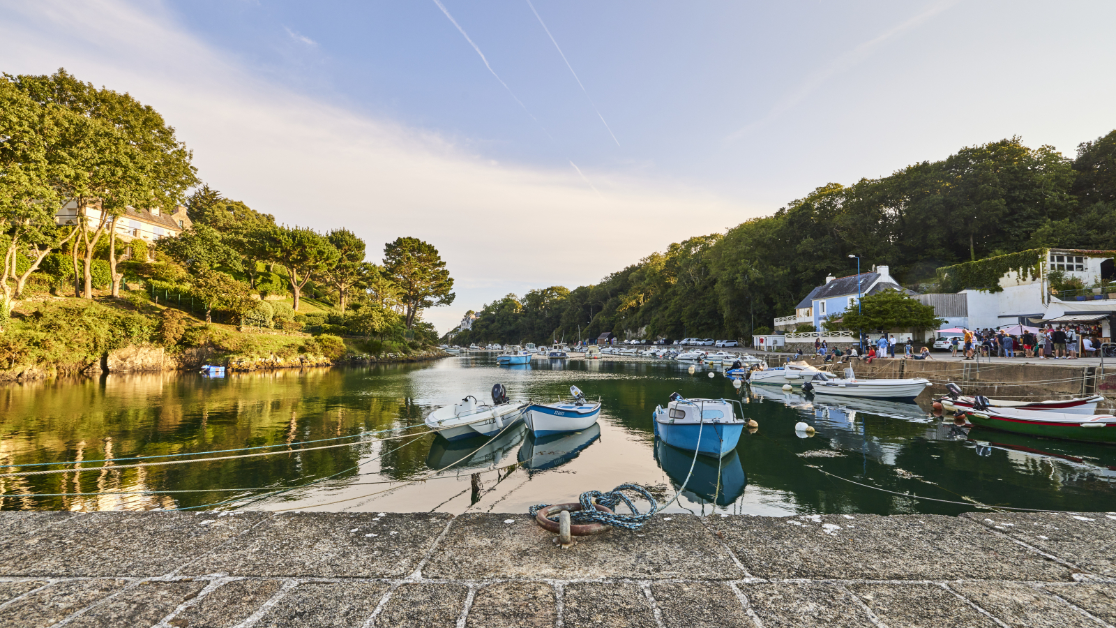 Le port de Brigneau est situé en Finistère sud, sur la commune de Moëlan-sur-Mer