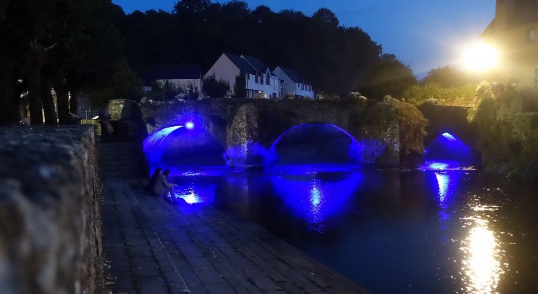 Kersalé permet de découvrir la ville de Quimperlé de nuit, entre l'Isole et l'Ellé.