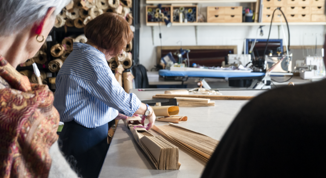 L'Atelier 450 vous ouvre les portes de son atelier à la découverte du plissage.